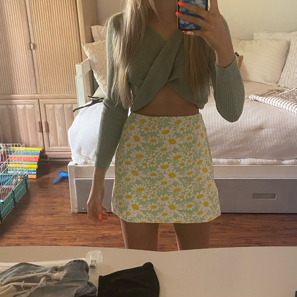 Princess polly daisy skirt